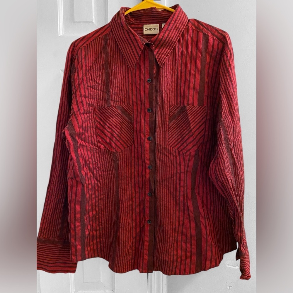 Chico's Red Casual Button Down Shirt with Textured Pattern
